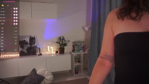 SamLolita online show from October 23, 2025, 9:35 pm