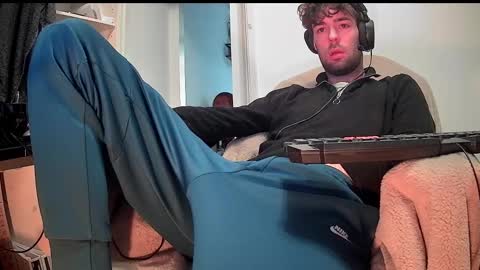 onesieboyx online show from February 24, 2025, 9:00 am