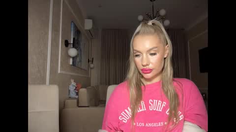onesweet_baby online show from February 2, 2025, 7:25 pm