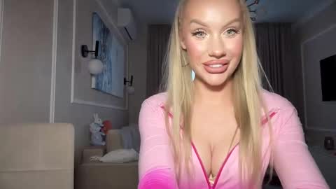 onesweet_baby online show from February 5, 2025, 2:16 pm