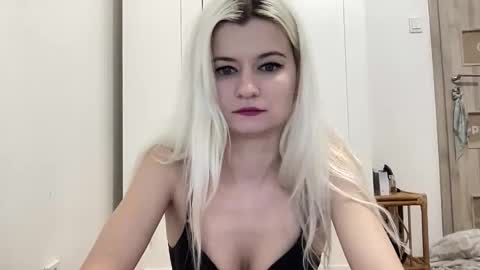 Snapshot of onika_cox chatting on February 9, 2026, 1:26 pm Onika online show from February 9, 2026, 1:26 pm