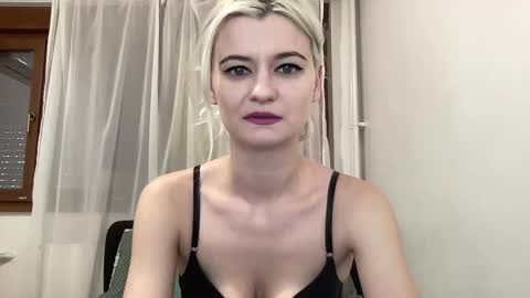 Onika online show from April 7, 2026, 3:23 pm