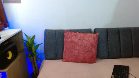 onlily online show from February 19, 2026, 9:22 pm