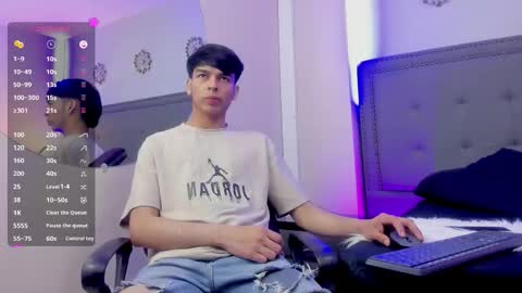 Snapshot of onlyjos_ chatting on September 9, 2025, 8:19 pm Josh - Schedule 1400 - 2200 online show from September 9, 2025, 8:19 pm