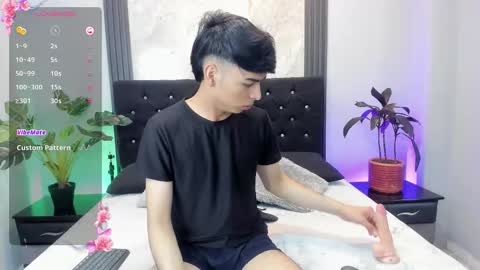 Snapshot of onlyjos_ chatting on November 3, 2025, 6:53 pm Josh - Schedule 1400 - 2200 online show from November 3, 2025, 6:53 pm