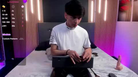 Snapshot of onlyjos_ chatting on November 28, 2025, 7:27 pm Josh - Schedule 1400 - 2200 online show from November 28, 2025, 7:27 pm