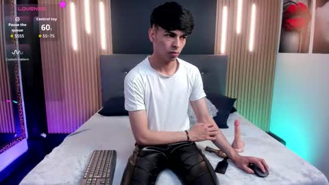 Snapshot of onlyjos_ chatting on December 1, 2025, 7:52 pm Josh - Schedule 1400 - 2200 online show from December 1, 2025, 7:52 pm