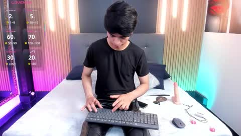 Snapshot of onlyjos_ chatting on December 19, 2025, 7:10 pm Josh - Schedule 1400 - 2200 online show from December 19, 2025, 7:10 pm