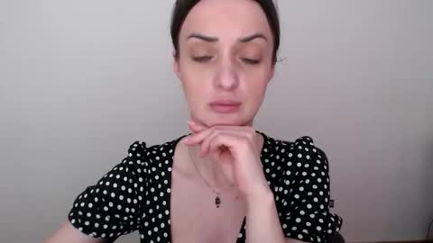 onlyvika online show from May 17, 2026, 2:35 pm