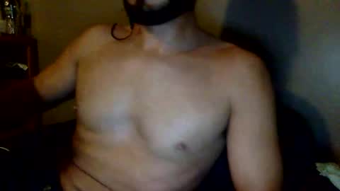 Snapshot of oofthatstuff chatting on October 19, 2025, 8:04 am oofthatstuff online show from October 19, 2025, 8:04 am