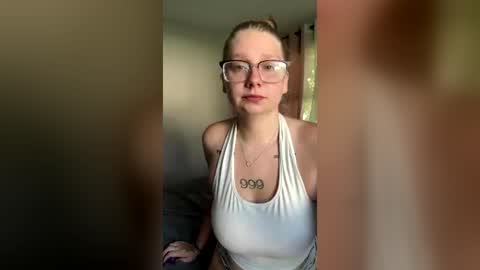 oohlarae22 online show from June 29, 2026, 1:00 pm
