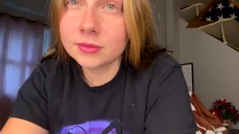 oohlarae22 online show from July 23, 2026, 11:19 am
