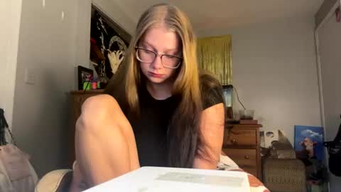 oohlarae22 online show from July 31, 2026, 10:47 am