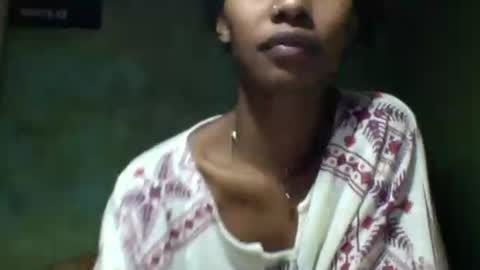 oolyette online show from November 14, 2025, 7:51 am