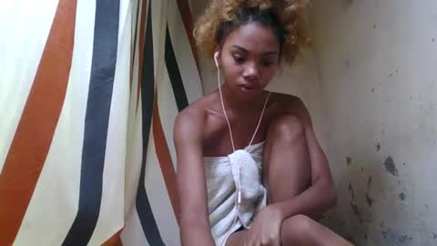Snapshot of oooosoavizara chatting on June 10, 2026, 8:13 am oooosoavizara online show from June 10, 2026, 8:13 am