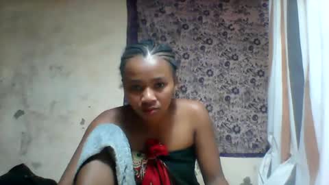 oooozafiette online show from June 30, 2026, 6:53 pm