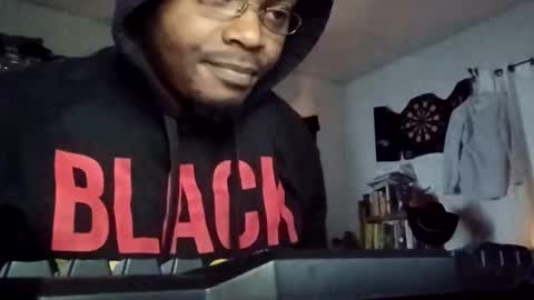 Snapshot of opaque772800 chatting on December 1, 2025, 11:43 pm opaque772800 online show from December 1, 2025, 11:43 pm