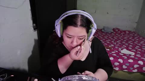 oppaichanuwu online show from December 2, 2025, 1:00 am