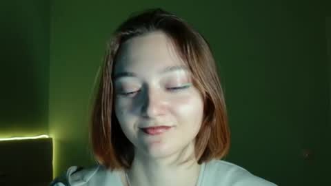 Melani  online show from November 25, 2025, 1:33 pm