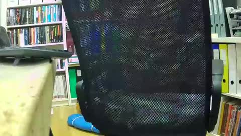 Snapshot of oren57 chatting on December 20, 2024, 4:14 pm oren online show from December 20, 2024, 4:14 pm