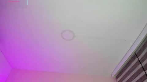 Miss Guzman  online show from November 11, 2025, 11:05 pm