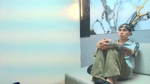 orus_241 online show from October 18, 2025, 7:25 pm