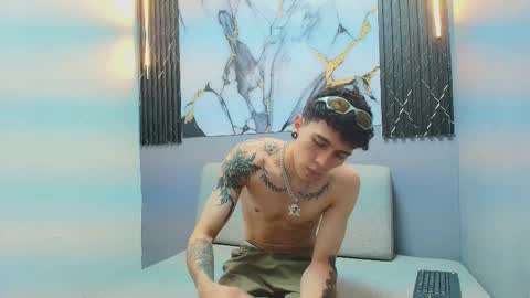 orus_241 online show from October 20, 2025, 7:58 pm
