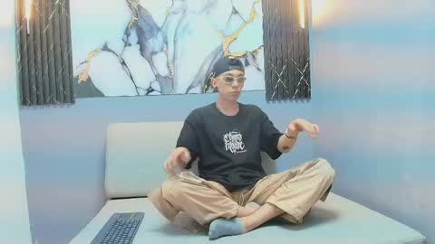 orus_241 online show from October 21, 2025, 8:09 pm