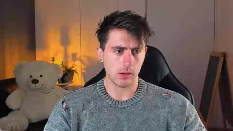 Oscar online show from November 1, 2025, 9:06 pm