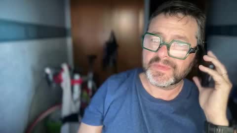 Snapshot of oscarbcncat chatting on April 15, 2026, 4:47 pm oscarbcncat online show from April 15, 2026, 4:47 pm