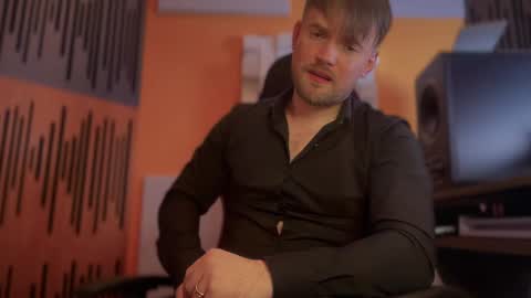 Oscar Steel Savage online show from February 19, 2025, 5:49 pm