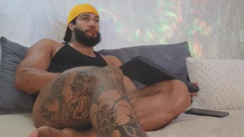 osher_cox online show from December 22, 2025, 12:29 am