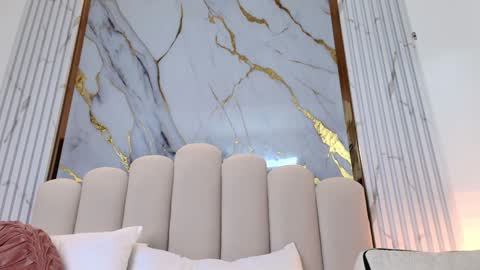 Oshun  online show from February 6, 2025, 3:09 pm