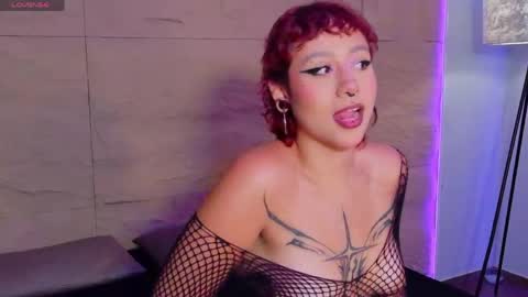 Snapshot of osiriss_ chatting on May 21, 2026, 10:17 pm Osiriss online show from May 21, 2026, 10:17 pm