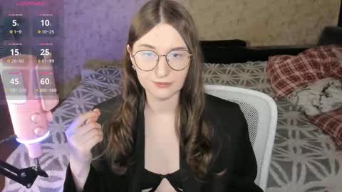 Snapshot of oskar_fucker chatting on December 15, 2025, 4:17 am Leliana online show from December 15, 2025, 4:17 am