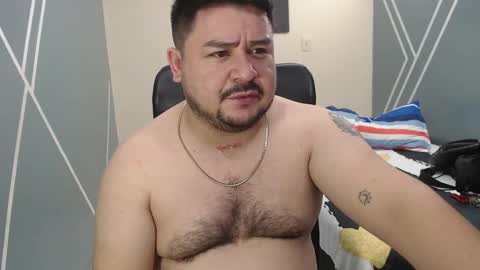 Snapshot of oso_gael chatting on January 24, 2025, 5:32 pm Bear Gael online show from January 24, 2025, 5:32 pm