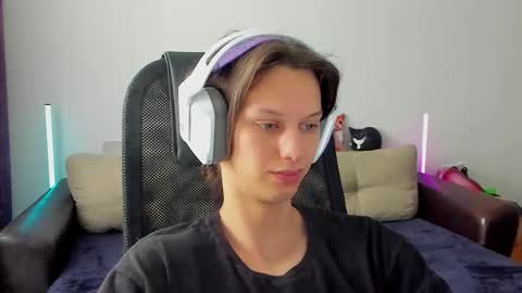 Ostin online show from March 3, 2026, 7:47 am