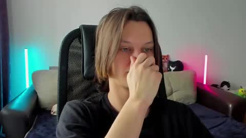 Ostin online show from April 6, 2026, 6:03 am