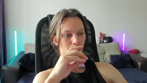 Snapshot of ostin_meoww chatting on June 23, 2026, 7:28 am Ostin online show from June 23, 2026, 7:28 am