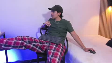 Otto Andrew online show from April 3, 2026, 11:25 pm