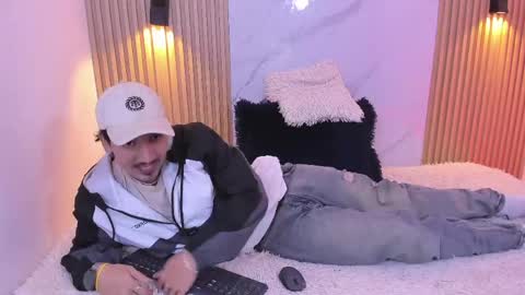 Otto Andrew online show from April 14, 2026, 4:07 am