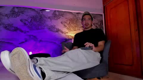 Otto Andrew online show from May 27, 2026, 5:04 am
