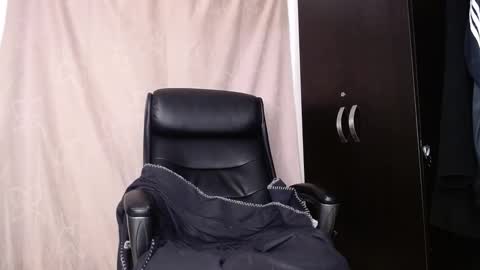 otto_stud online show from April 30, 2026, 4:19 am