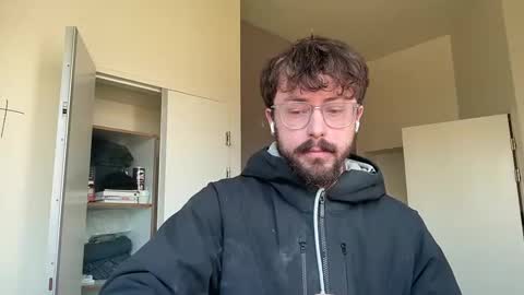 Snapshot of ovidius96 chatting on March 3, 2025, 11:00 am ovidius96 online show from March 3, 2025, 11:00 am