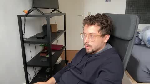 Snapshot of ovidius96 chatting on September 18, 2025, 12:18 pm ovidius96 online show from September 18, 2025, 12:18 pm