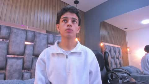 Snapshot of owen__johnson chatting on April 1, 2026, 11:33 am Owen Johnson online show from April 1, 2026, 11:33 am