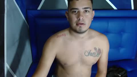 Snapshot of owen_hard_ chatting on January 17, 2025, 12:42 am owen_hard_ online show from January 17, 2025, 12:42 am