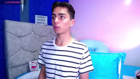 Snapshot of owenblue__ chatting on March 2, 2025, 6:05 am Owen  Independent model  online show from March 2, 2025, 6:05 am