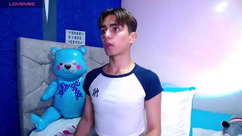 Snapshot of owenblue__ chatting on March 10, 2025, 1:10 pm Owen  Independent model  online show from March 10, 2025, 1:10 pm