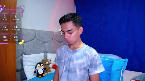 Snapshot of owenblue__ chatting on September 12, 2025, 10:21 pm Owen  Independent model  online show from September 12, 2025, 10:21 pm